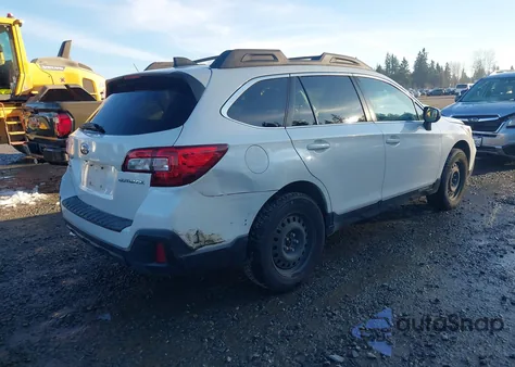 2018 Subaru Outback 2.5I Premium z USA, uszkodzony, nr VIN 4S4BSAFC6J3276186